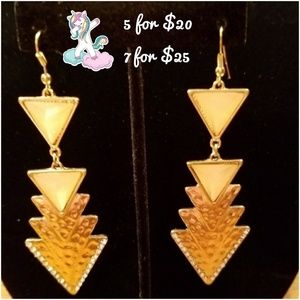 Earrings (INCLUDED IN BUNDLE & SAVE)